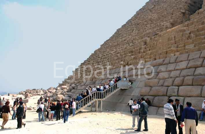 Ulaz u Mikerinovu piramidu
