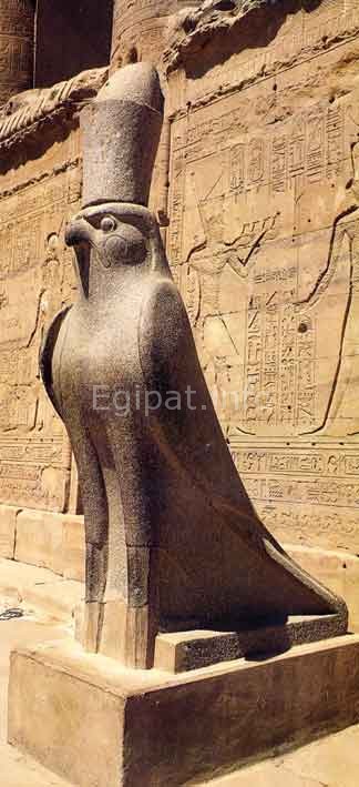 Statua boga Horusa