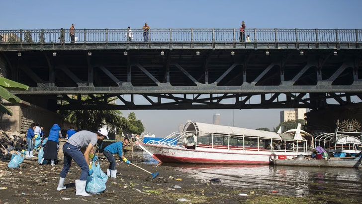 Stotine mladih čisti obale Nila